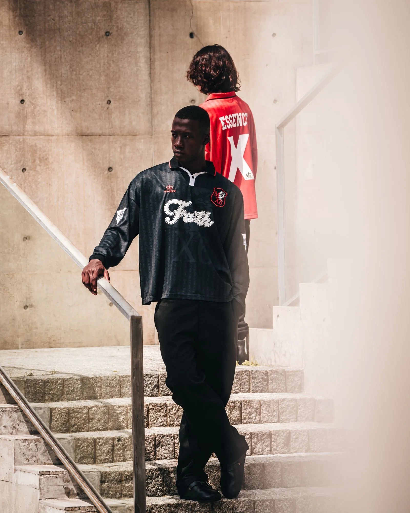 SAINT M×××××× SOCCER SHIRT 'FAITH'/BLK FAITH Football Long Sleeve Black S-XL This design has a lot of craftsmanship Digital fabric printing/front positioning printing laser cutting Offset printing + flocking printing + embossing Imported Behringer machine embroidery Flat machine collar + cuffs Genuine consistent main mark/wash mark/cherub mark